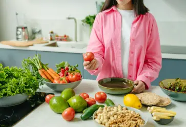 Kādi vitamīni ir svarīgi, ievērojot vegānu uzturu?